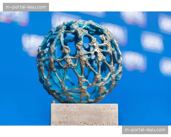 法国职业足球联盟宣布多项新规，旨在打击球场暴力与种族歧视行为