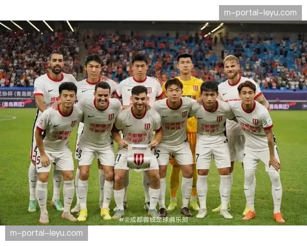 赛前发布会,成都蓉城主帅确认将轮换部分主力以应对亚冠附加赛。 赛前发布会,成都蓉城主帅确认将轮换部分主力以应对亚冠附加赛。